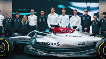 En la presentación de Mercedes, Hamilton negó rumores de retiro: Nunca pensé en parar